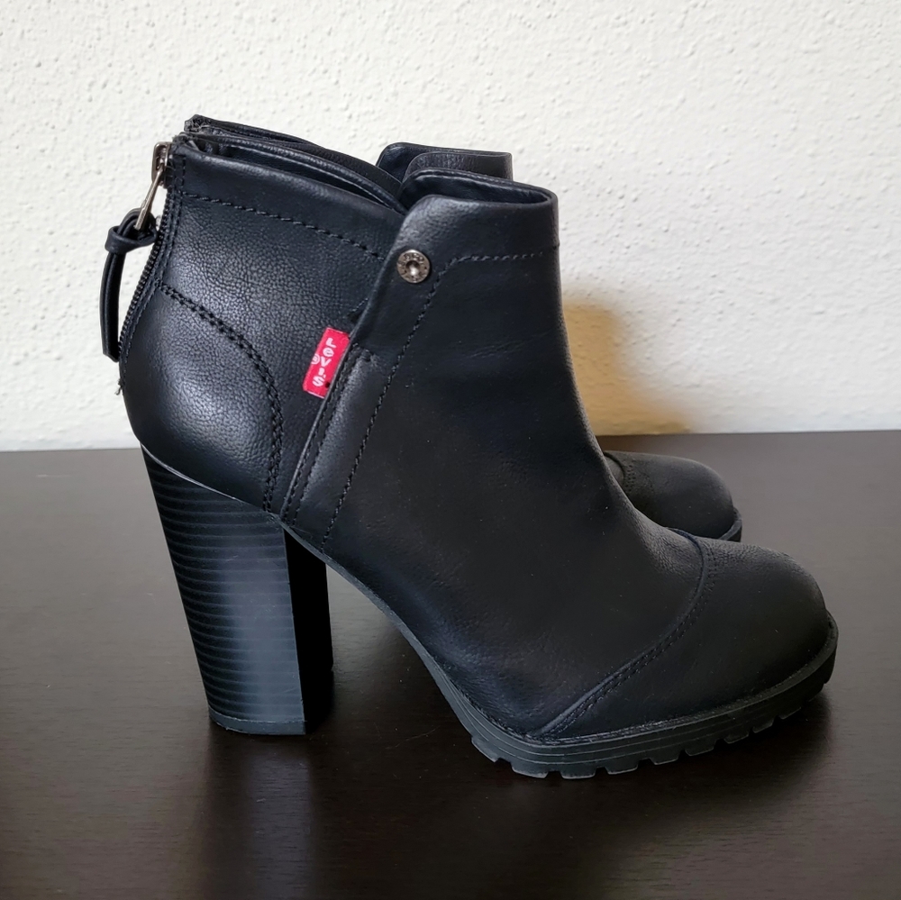 Levi's Ankle Boots, 7